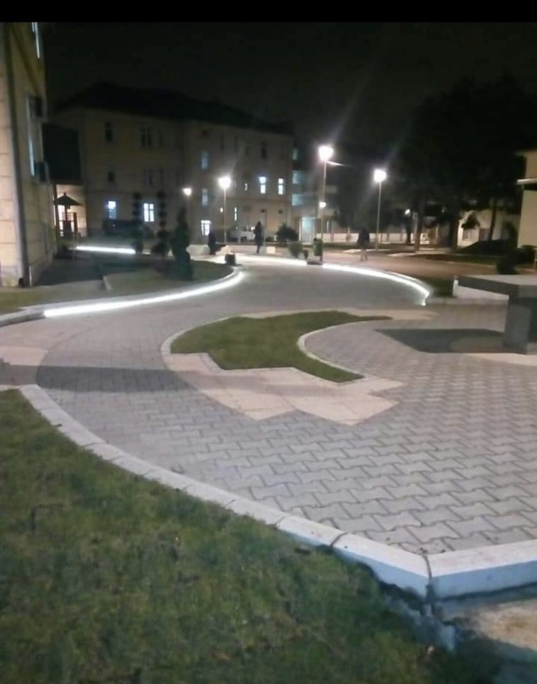 Valjanje asfalta valjkom Beograd
